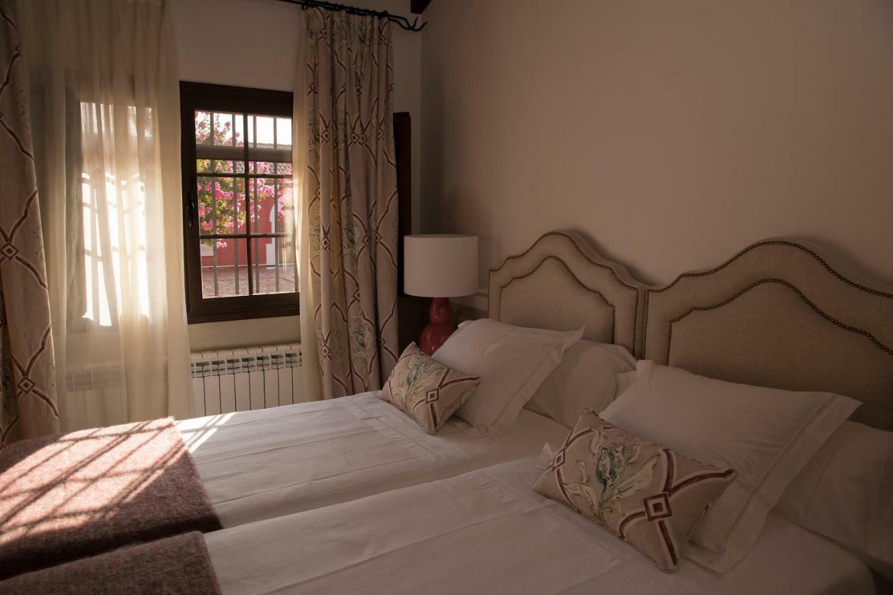 Hotel Rural Las Tejuelas Valdecaballeros Екстериор снимка