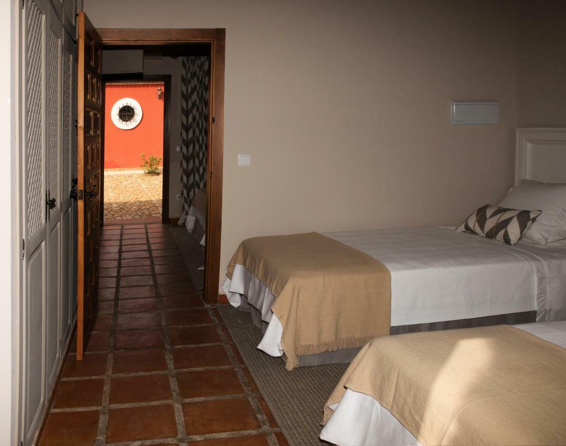Hotel Rural Las Tejuelas Valdecaballeros Екстериор снимка